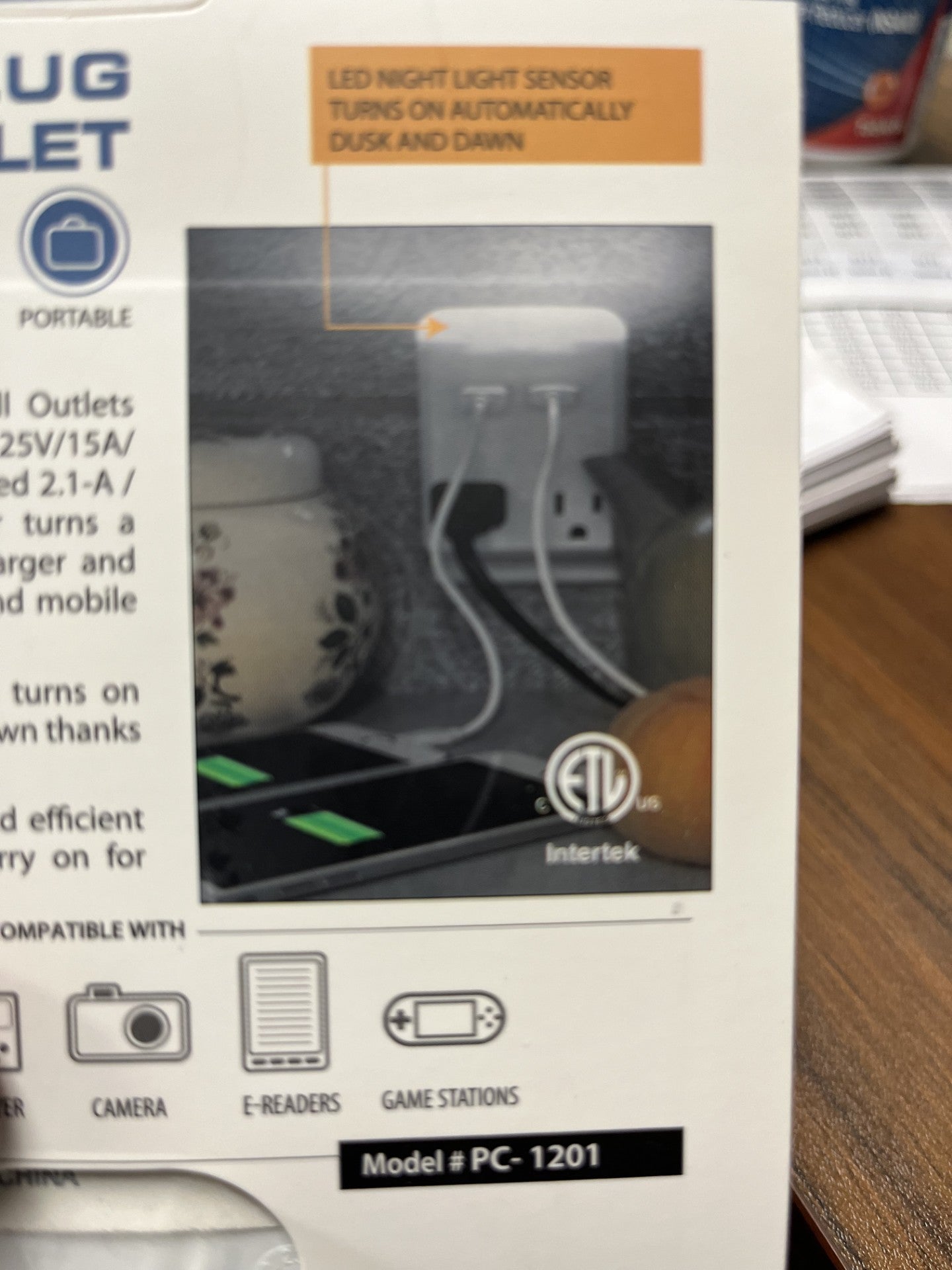 iCover 5-Port Wall Outlet with LED Nightlight
