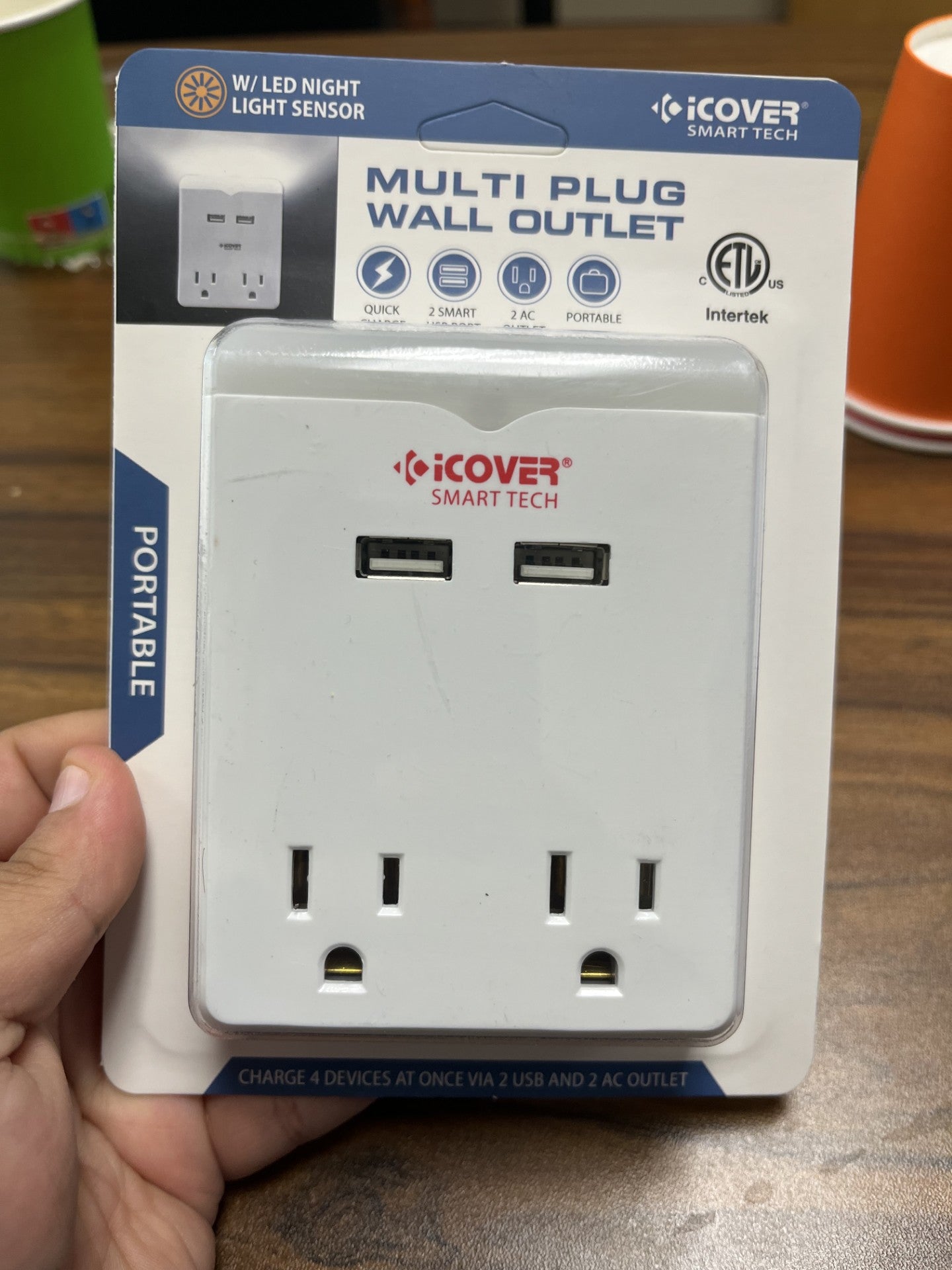 iCover 5-Port Wall Outlet with LED Nightlight