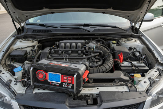 Vector 15 Amp Automatic 12V Battery Charger with 50 Amp Engine Start and Alternator Check